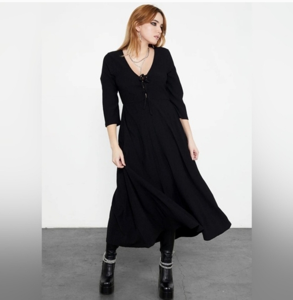 Disturbia Dresses & Skirts - DISTURBIA Kasdeya Lace Up Midaxi Dress Size US 14 NWT